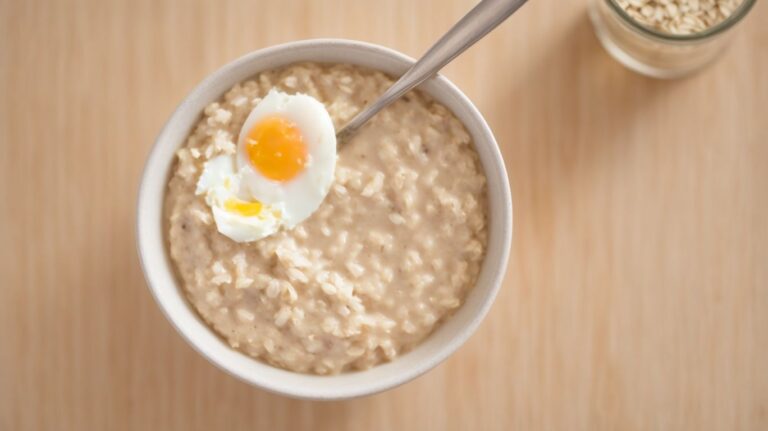 How to Cook Egg Whites Into Oatmeal?
